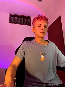 tylernova online show from November 14, 2025, 3:27 am