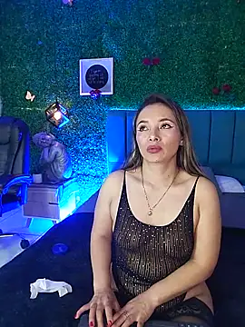 Kiaraa88 online show from May 27, 2026, 8:28 pm