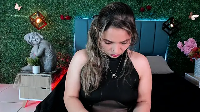 Kiaraa88 online show from July 3, 2026, 8:37 pm