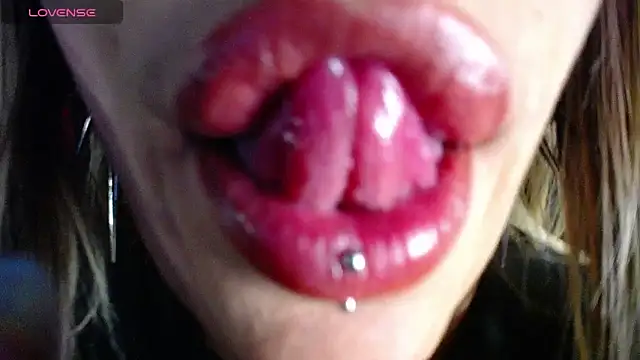 Snapshot of Meganbaiker chatting on February 15, 2026, 4:31 am Meganbaiker online show from February 15, 2026, 4:31 am