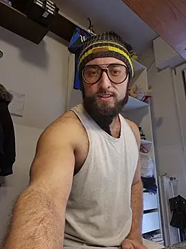 Snapshot of BeppeRagnar chatting on December 2, 2025, 9:36 am BeppeRagnar online show from December 2, 2025, 9:36 am