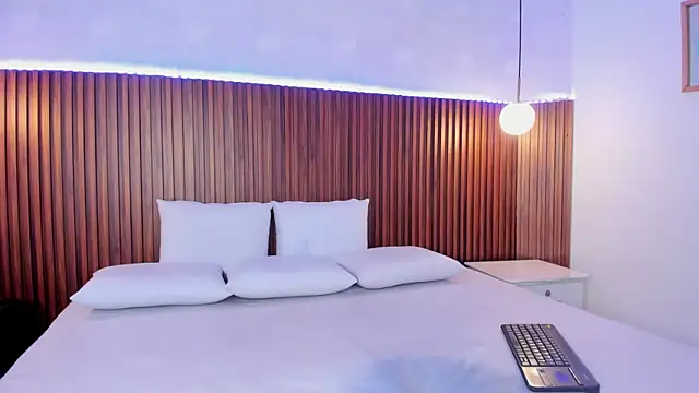 Foxy Kylie online show from October 17, 2025, 8:00 pm