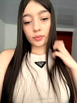 Snapshot of __Lorelain__ chatting on December 2, 2025, 8:04 pm Lorelain online show from December 2, 2025, 8:04 pm