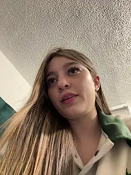 Snapshot of __Lorelain__ chatting on January 9, 2026, 9:49 pm Lorelain online show from January 9, 2026, 9:49 pm