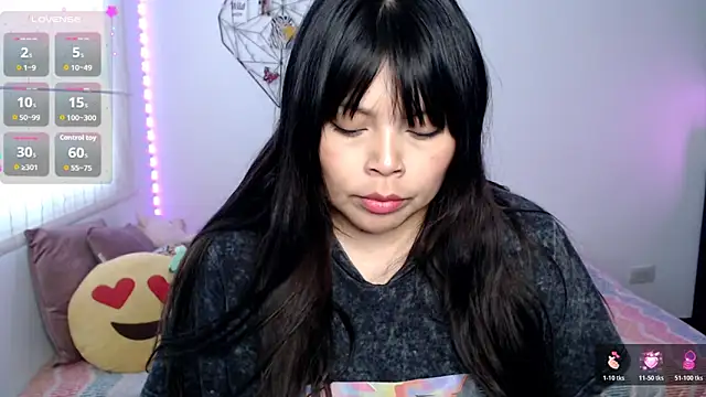 Snapshot of EllieMoonX chatting on June 18, 2026, 10:36 pm EllieMoonX online show from June 18, 2026, 10:36 pm