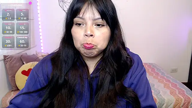 Snapshot of EllieMoonX chatting on June 30, 2026, 10:44 pm EllieMoonX online show from June 30, 2026, 10:44 pm