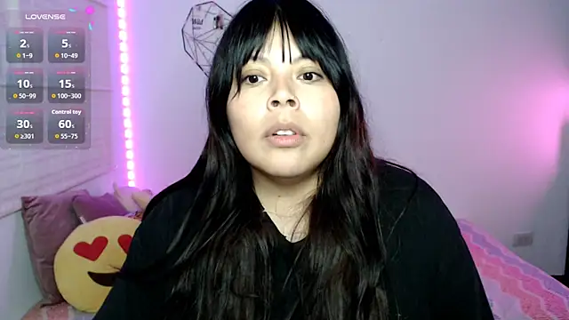 Snapshot of EllieMoonX chatting on July 2, 2026, 3:23 am EllieMoonX online show from July 2, 2026, 3:23 am