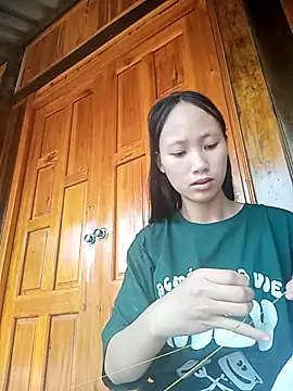 minachao- online show from April 17, 2026, 2:03 am