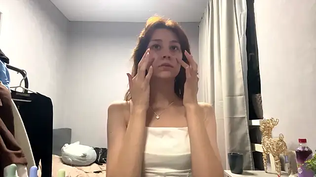 WildPeachh online show from November 20, 2025, 7:57 pm