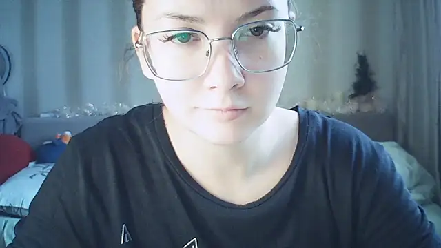 MoodieMira online show from February 9, 2026, 1:15 pm