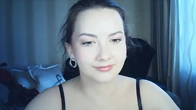 MoodieMira online show from April 3, 2026, 3:54 pm