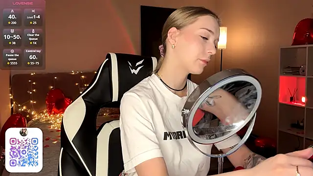 EvaPeace online show from February 15, 2026, 8:05 pm