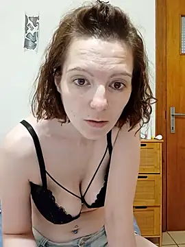 Snapshot of labellerose chatting on July 17, 2026, 5:18 pm labellerose online show from July 17, 2026, 5:18 pm
