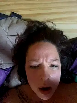 Snapshot of EdNEmSexyBlend chatting on October 15, 2025, 5:13 pm EdNEmSexyBlend online show from October 15, 2025, 5:13 pm