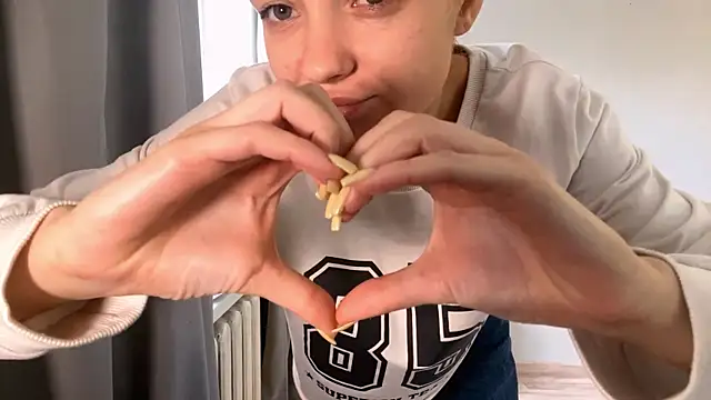 Snapshot of _petaI chatting on December 3, 2025, 6:54 am petaI online show from December 3, 2025, 6:54 am