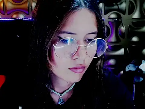 tinibunny online show from November 6, 2025, 7:59 pm