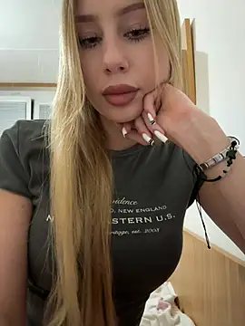 JudithCarly online show from April 7, 2026, 9:37 pm