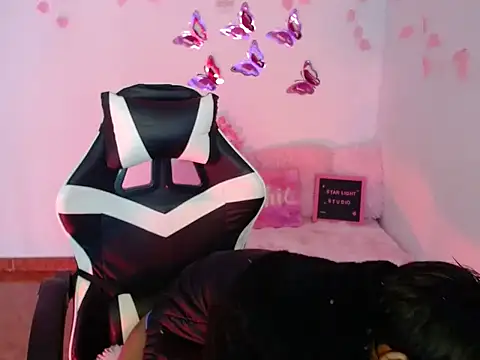 amber  666 online show from October 21, 2025, 12:50 pm