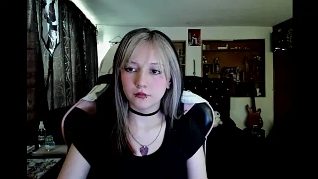 Maki Zein  online show from January 7, 2026, 9:17 pm