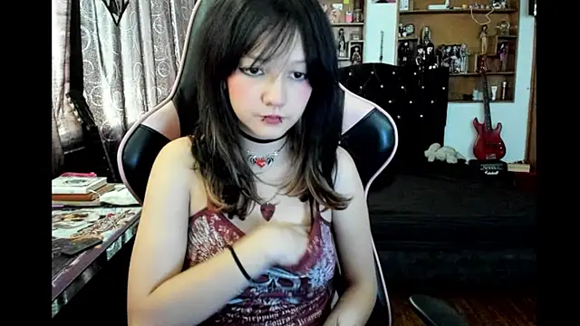 Maki Zein  online show from February 18, 2026, 9:44 pm