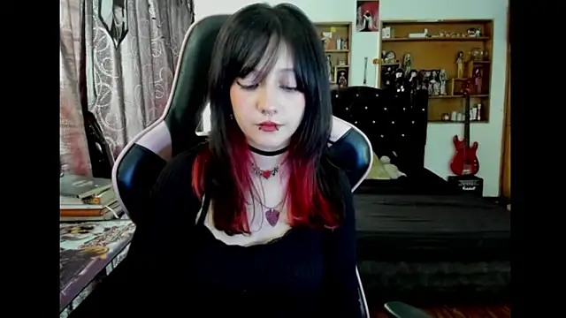 Maki Zein  online show from March 18, 2026, 6:11 pm