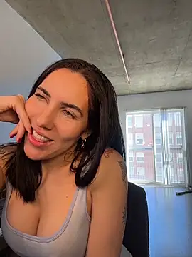 Lolathebaddie online show from February 23, 2026, 5:21 pm