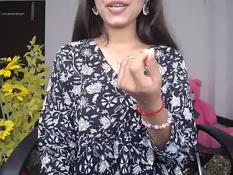 Hot Kareena online show from October 19, 2025, 6:03 am