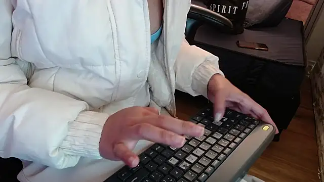 Snapshot of _kita chatting on November 14, 2025, 3:11 pm kita online show from November 14, 2025, 3:11 pm