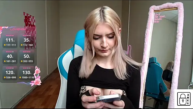 Snapshot of LizzyCumm chatting on February 16, 2026, 11:17 am LizzyCumm online show from February 16, 2026, 11:17 am