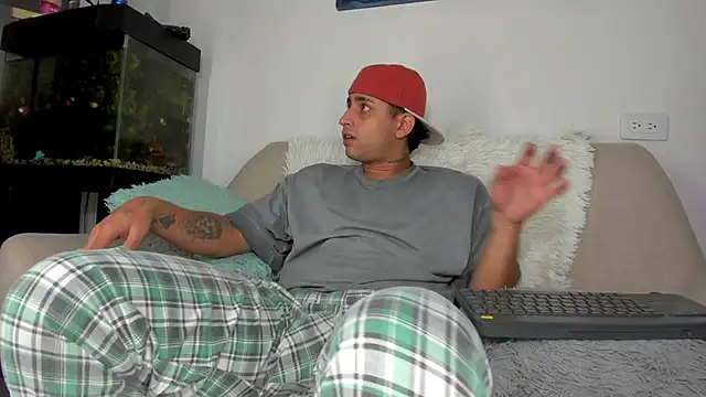 Snapshot of drako__milck chatting on October 23, 2025, 6:23 am drako  milck online show from October 23, 2025, 6:23 am