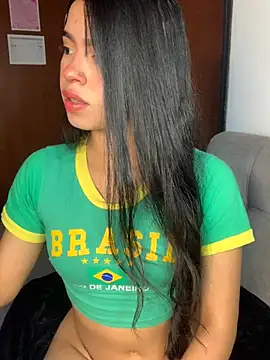 LunaMoore Pink online show from March 17, 2026, 12:41 pm