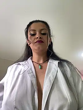 Snapshot of Fatimareid chatting on October 17, 2025, 11:24 am Fatimareid online show from October 17, 2025, 11:24 am