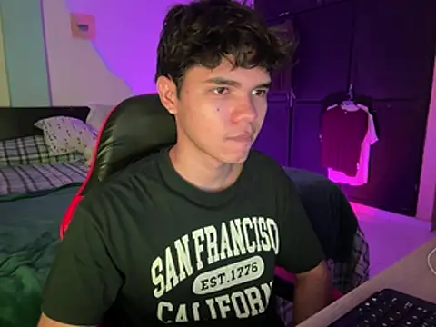 Im Camii online show from April 15, 2026, 4:58 pm