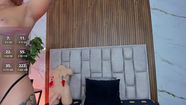 Sassha ferrer online show from November 21, 2025, 7:12 pm