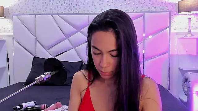 GabbiePrice online show from April 3, 2026, 11:52 am