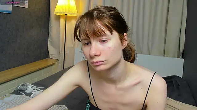 EvelynJin  online show from October 21, 2025, 3:24 pm