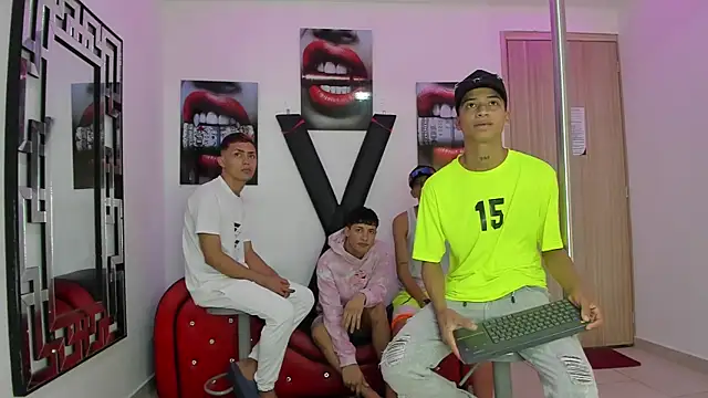 EMPIRE BOYS1 online show from November 17, 2025, 7:19 pm