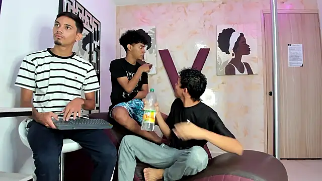 PYCS BOYS online show from March 20, 2026, 1:27 pm