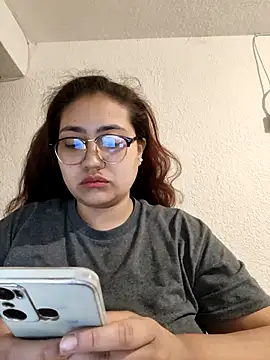 Snapshot of I_AM_ISABELLA chatting on October 23, 2025, 4:12 am I AM ISABELLA online show from October 23, 2025, 4:12 am