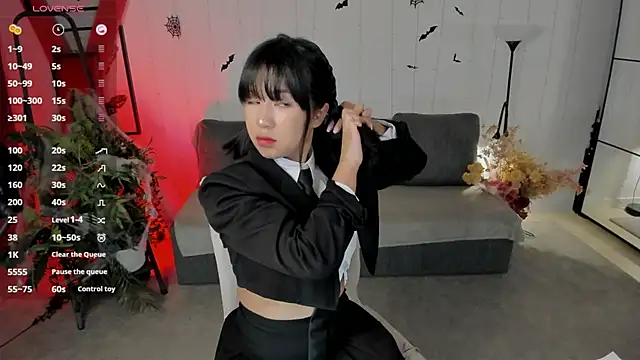 Erika Kim online show from October 30, 2025, 6:37 am