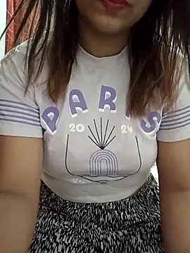 Tanha18 online show from April 4, 2026, 12:57 pm