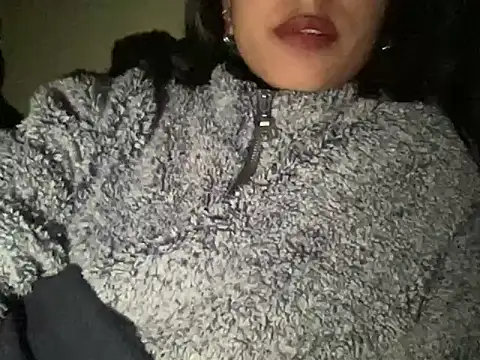 youngriri2 online show from November 16, 2025, 7:41 pm