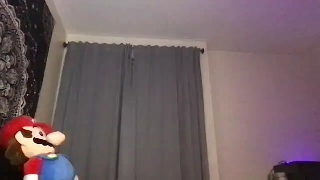 Snapshot of Glow92 chatting on October 18, 2025, 6:48 am Glow92 online show from October 18, 2025, 6:48 am