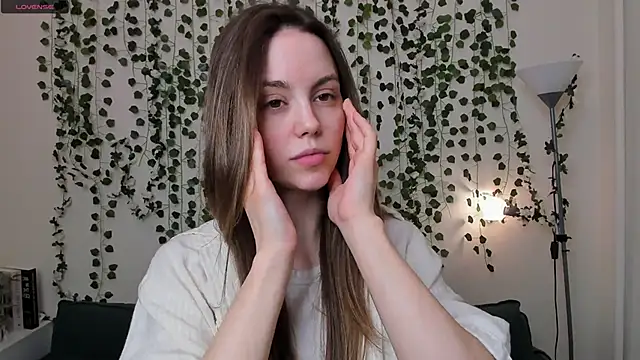 sweet and flirt online show from November 12, 2025, 9:42 am