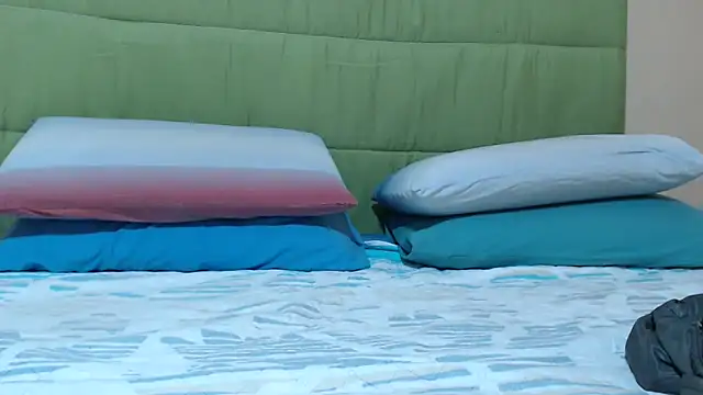 Snapshot of Monellaxx chatting on April 1, 2026, 12:17 pm Monellaxx online show from April 1, 2026, 12:17 pm