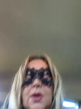 Snapshot of Monellaxx chatting on April 8, 2026, 11:21 am Monellaxx online show from April 8, 2026, 11:21 am