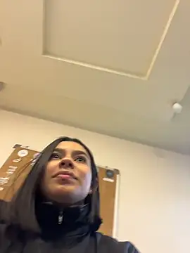 AlyssaRay online show from February 21, 2026, 1:01 pm