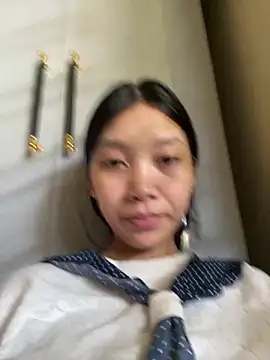 Snapshot of linh-lan1 chatting on June 16, 2026, 5:10 am linh-lan1 online show from June 16, 2026, 5:10 am