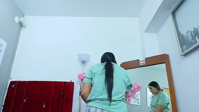 chubbykinkyygirl online show from December 19, 2025, 12:23 pm