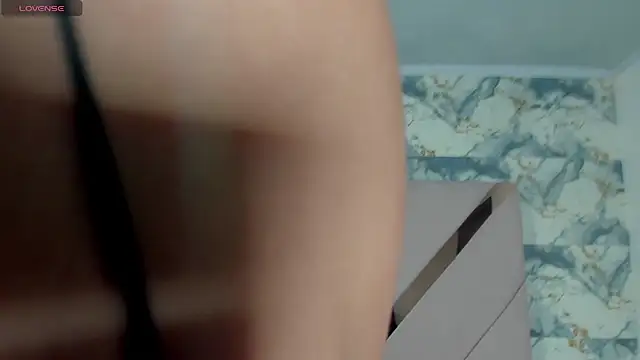 denisse khan online show from April 3, 2026, 7:45 pm